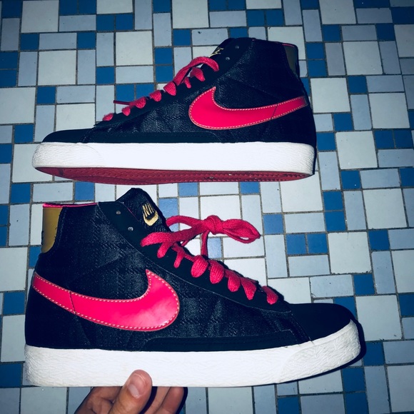 Nike Shoes - Nike Blazer Mid